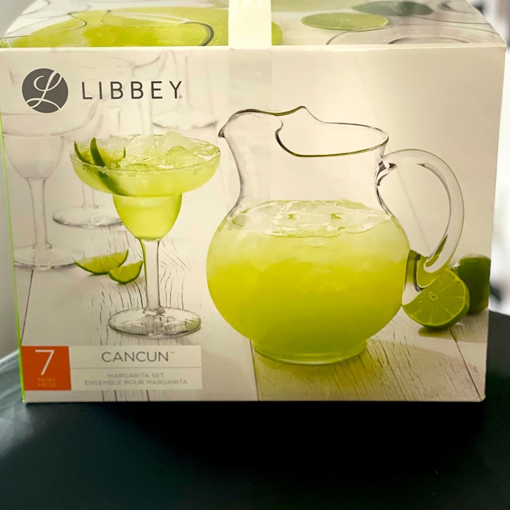 New Margarita Set w/ 6 Glasses and Pitcher